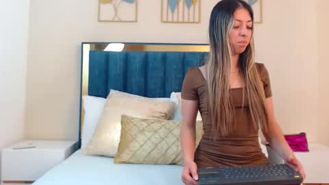 Snapshot of aria_martiin chatting on April 2026 12:09:02 PM aria online show from April 2026 12:09:02 PM