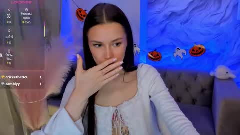 aria_mila online show from October 2025 11:29:01 AM