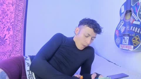 Aria and Orien online show from April 2026 05:57:01 PM