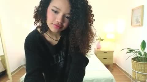 ariaa_23 online show from September 2025 02:27:01 PM