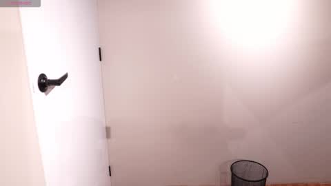 Ariaa online show from October 2025 06:10:02 PM