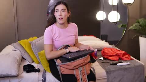 Snapshot of ariaa_isabell chatting on April 2026 06:42:02 PM Ariaa online show from April 2026 06:42:02 PM