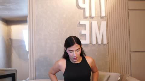 Snapshot of ariaa_isabell chatting on April 2026 06:35:02 PM Ariaa online show from April 2026 06:35:02 PM