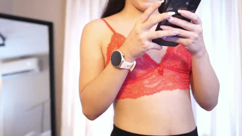 Snapshot of ariaa_isabell chatting on April 2026 06:47:01 PM Ariaa online show from April 2026 06:47:01 PM