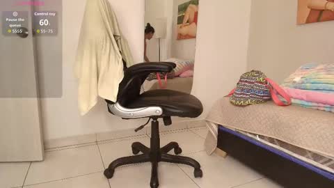 Snapshot of ariaa_vixen chatting on December 2025 07:19:02 PM ariaa_vixen online show from December 2025 07:19:02 PM