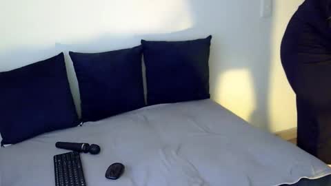 Snapshot of ariadna_grad chatting on April 2026 01:41:01 PM A r i a d n a online show from April 2026 01:41:01 PM
