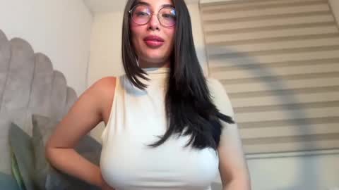Snapshot of ariadnaz chatting on May 2026 06:42:02 AM ARIADNA IM NEW HERE THANK YOU VERY MUCH FOR FOLLOWING ME online show from May 2026 06:42:02 AM