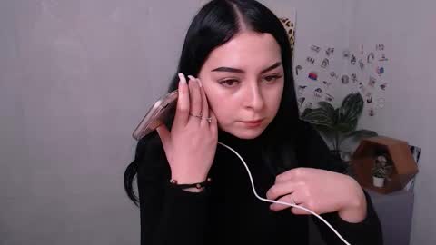 Snapshot of ariagrey_11 chatting on February 2026 02:33:01 PM Ariana online show from February 2026 02:33:01 PM