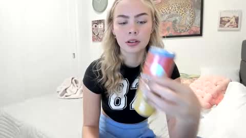 Ariah online show from November 2025 08:25:02 PM