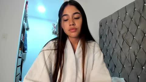 Snapshot of ariamontgomeryyy chatting on December 2024 06:17:02 AM Aria Montgomery online show from December 2024 06:17:02 AM