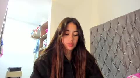 Snapshot of ariamontgomeryyy chatting on January 2025 07:17:01 AM Aria Montgomery online show from January 2025 07:17:01 AM