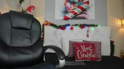 Snapshot of ariana__rosse chatting on December 2025 12:12:02 PM Ari online show from December 2025 12:12:02 PM