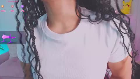 Snapshot of ariana_bae_ chatting on October 2025 01:05:02 AM online show from October 2025 01:05:02 AM