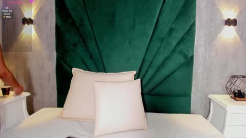 Snapshot of ariana_ceballos chatting on January 2025 11:35:01 AM ARIANA online show from January 2025 11:35:01 AM