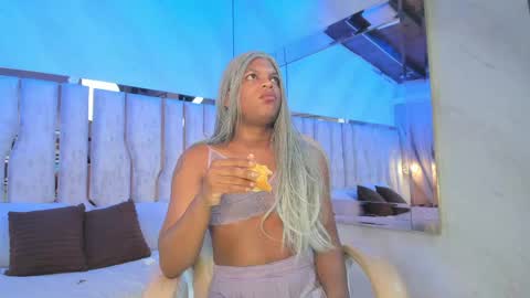 ariana_grande233 online show from May 2026 11:37:01 AM
