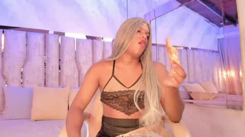 ariana_grande233 online show from May 2026 11:48:02 AM