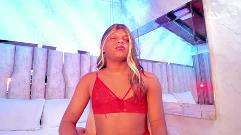 ariana_grande233 online show from May 2026 11:39:01 AM
