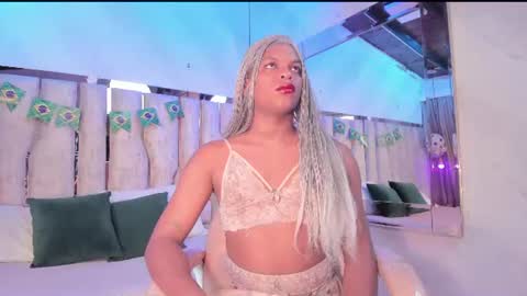 ariana_grande233 online show from June 2026 11:44:01 AM