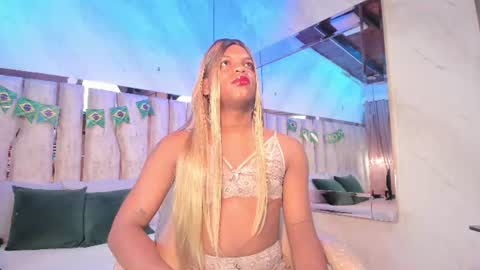 ariana_grande233 online show from July 2026 11:46:01 AM