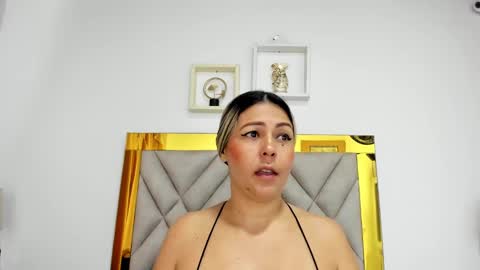 Snapshot of ariana_martins chatting on January 2025 03:22:01 AM ARI online show from January 2025 03:22:01 AM