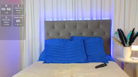 Snapshot of ariana_petite chatting on November 2025 11:16:02 PM Ariana online show from November 2025 11:16:02 PM