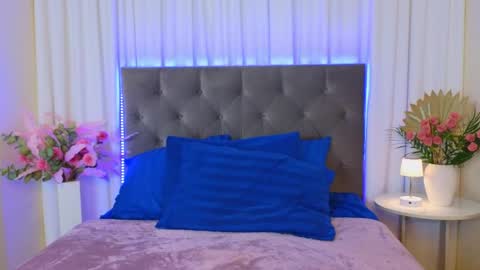 Snapshot of ariana_petite chatting on April 2026 12:08:02 AM Ariana online show from April 2026 12:08:02 AM