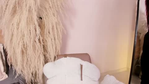 Ariana  online show from December 2024 11:18:02 AM