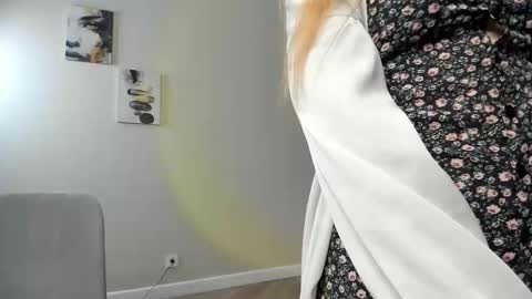 Snapshot of arianaabramek chatting on February 2026 06:48:01 PM Alice online show from February 2026 06:48:01 PM