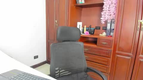 Snapshot of arianacontee chatting on September 2025 08:19:01 AM Andrea online show from September 2025 08:19:01 AM