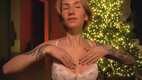 Snapshot of arianna_richi chatting on December 2024 05:58:01 AM Olivka online show from December 2024 05:58:01 AM