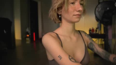 Snapshot of arianna_richi chatting on March 2025 05:35:01 AM Olivka online show from March 2025 05:35:01 AM