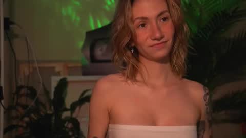 Snapshot of arianna_richi chatting on November 2025 06:44:01 AM Olivka online show from November 2025 06:44:01 AM