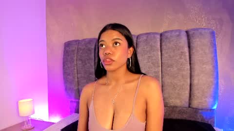 Snapshot of arianna_roxe_ chatting on June 2026 09:23:01 AM arianna_roxe_ online show from June 2026 09:23:01 AM
