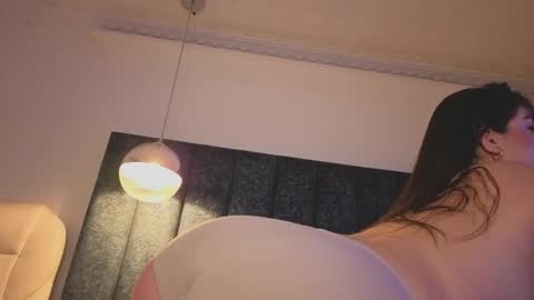 Arianna online show from April 2026 08:07:01 PM