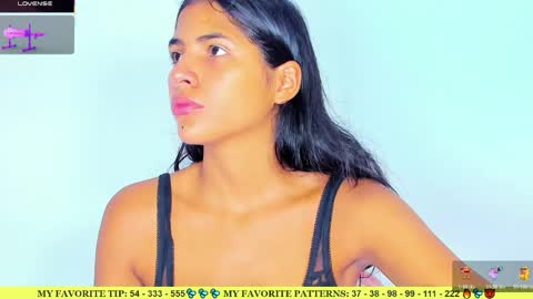 Arianna online show from April 2026 07:22:02 PM