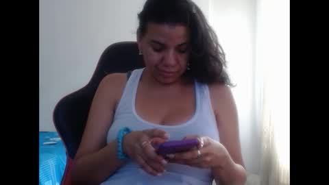 ariannaloovel online show from November 2025 06:06:02 PM