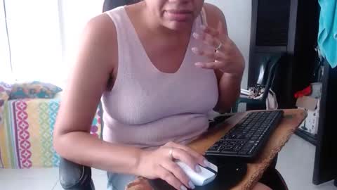 ariannaloovel online show from May 2026 04:04:01 PM