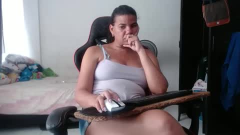 ariannaloovel online show from June 2026 05:37:02 PM
