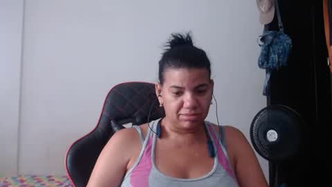 ariannaloovel online show from July 2026 04:33:01 PM