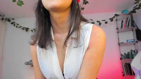 Snapshot of ariarouse chatting on October 2025 09:26:02 PM Arianna Rouse online show from October 2025 09:26:02 PM