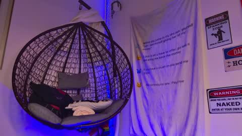 Snapshot of ariavossx chatting on April 2026 09:31:02 PM Aria online show from April 2026 09:31:02 PM