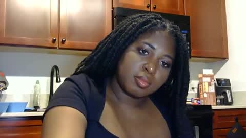 Queen Ari online show from March 2025 05:12:01 AM