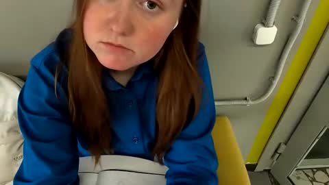 Snapshot of ariel_yumi chatting on October 2025 10:02:01 AM Ariel online show from October 2025 10:02:01 AM