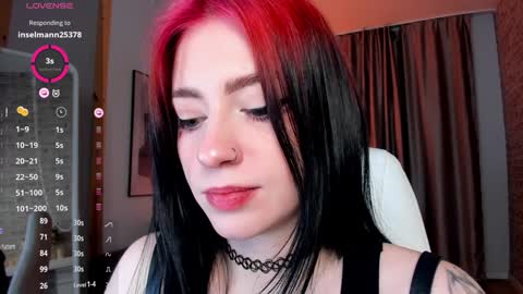 Snapshot of arielabradberry chatting on December 2024 05:37:02 PM Ariel online show from December 2024 05:37:02 PM