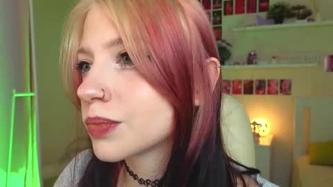 Snapshot of arielabradberry chatting on September 2025 02:55:01 PM Ariel online show from September 2025 02:55:01 PM