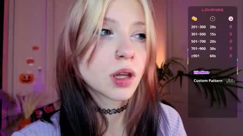 Snapshot of arielabradberry chatting on November 2025 02:52:02 PM Ariel online show from November 2025 02:52:02 PM