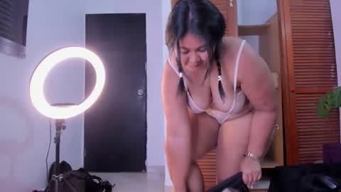 arielasm online show from May 2026 02:14:02 PM