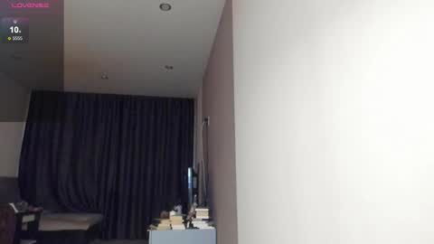 Ariel online show from October 2025 08:27:02 PM