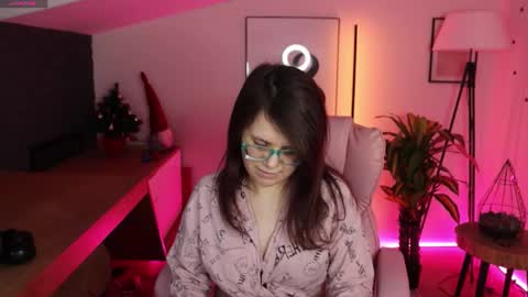 Snapshot of ariell_mini chatting on January 2026 02:21:01 PM Ariell Mini online show from January 2026 02:21:01 PM