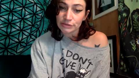 ariel  colin when hes here online show from December 2024 05:01:01 PM